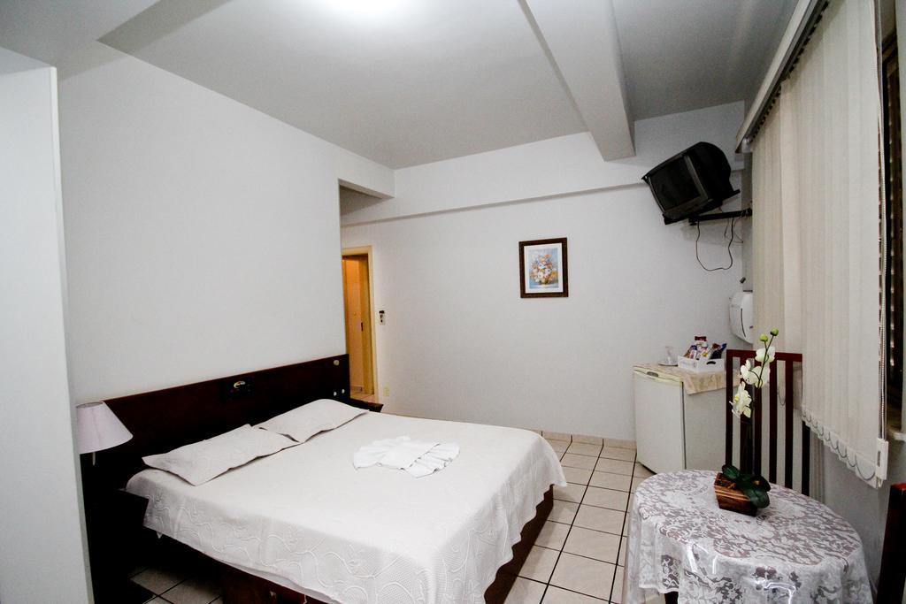 Alpha Ville Hotel Assis Quarto foto