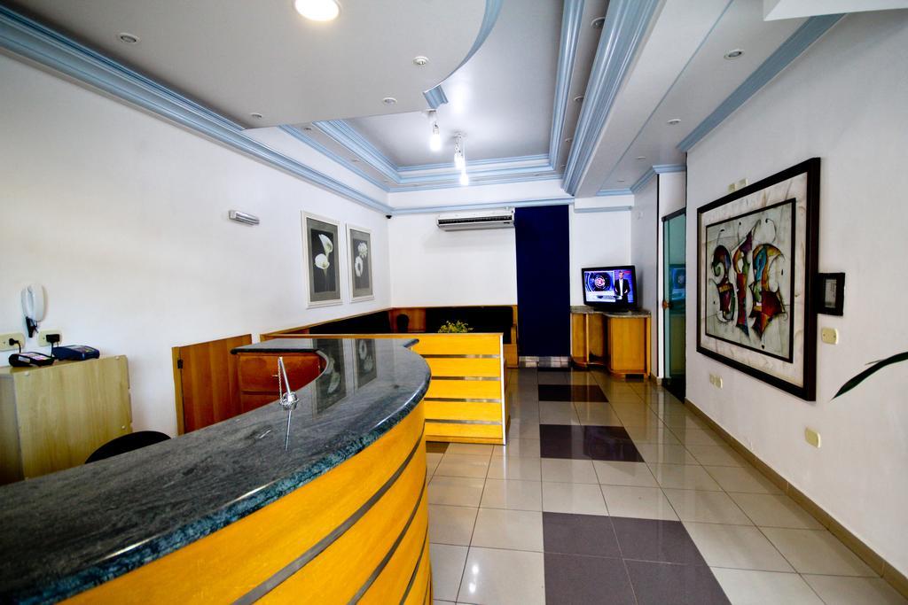 Alpha Ville Hotel Assis Exterior foto